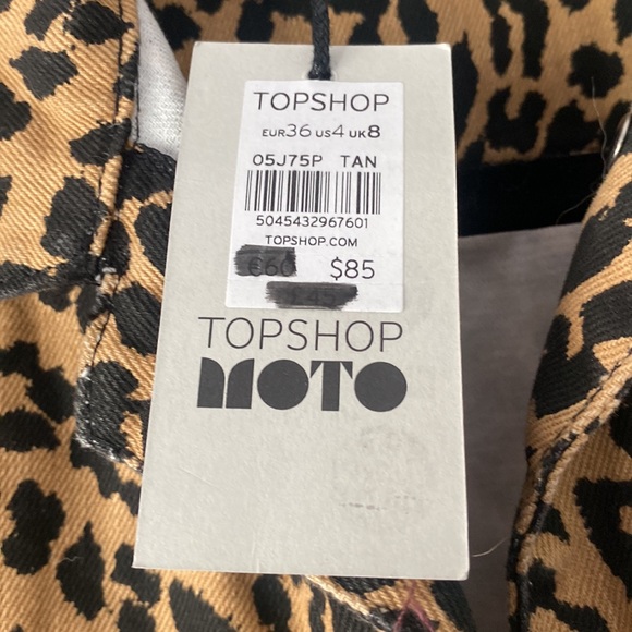 Topshop Cropped Leopard Denim Jacket - Picture 2 of 2